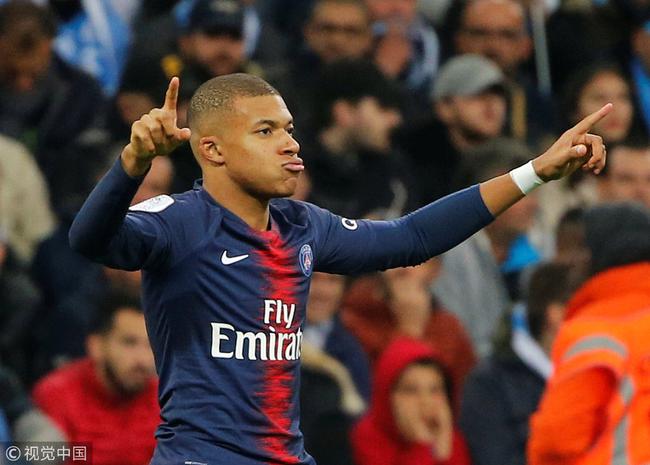 罗马诺：曼联要等谢什科伤情确定后再与齐尔克泽讨论未来