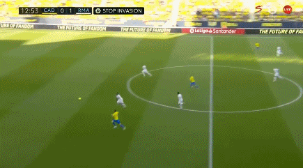 巴塞罗那理发师：欧洲杯期间，费尔明专门打电话让我给他理发