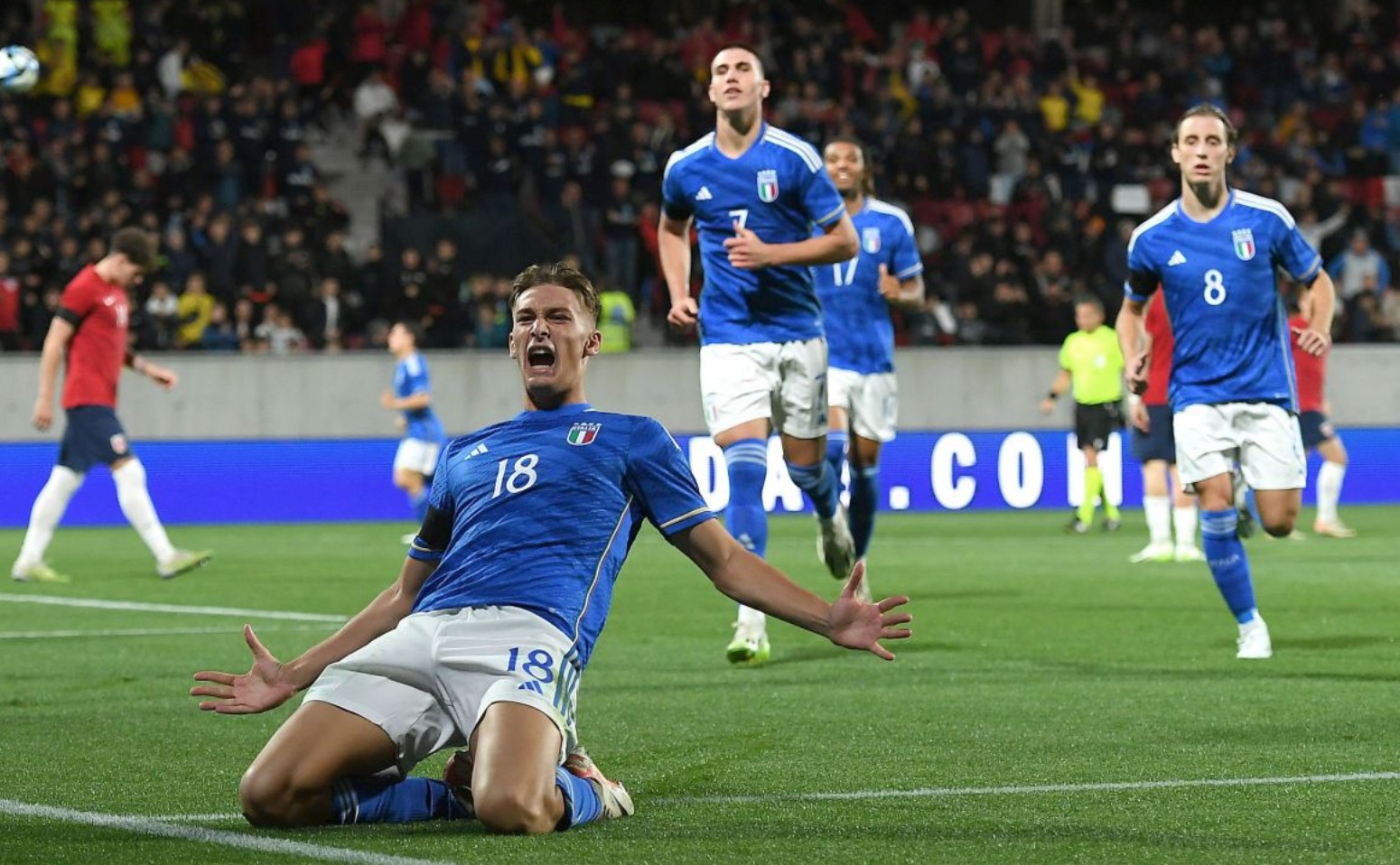 欧文突破助攻制胜球