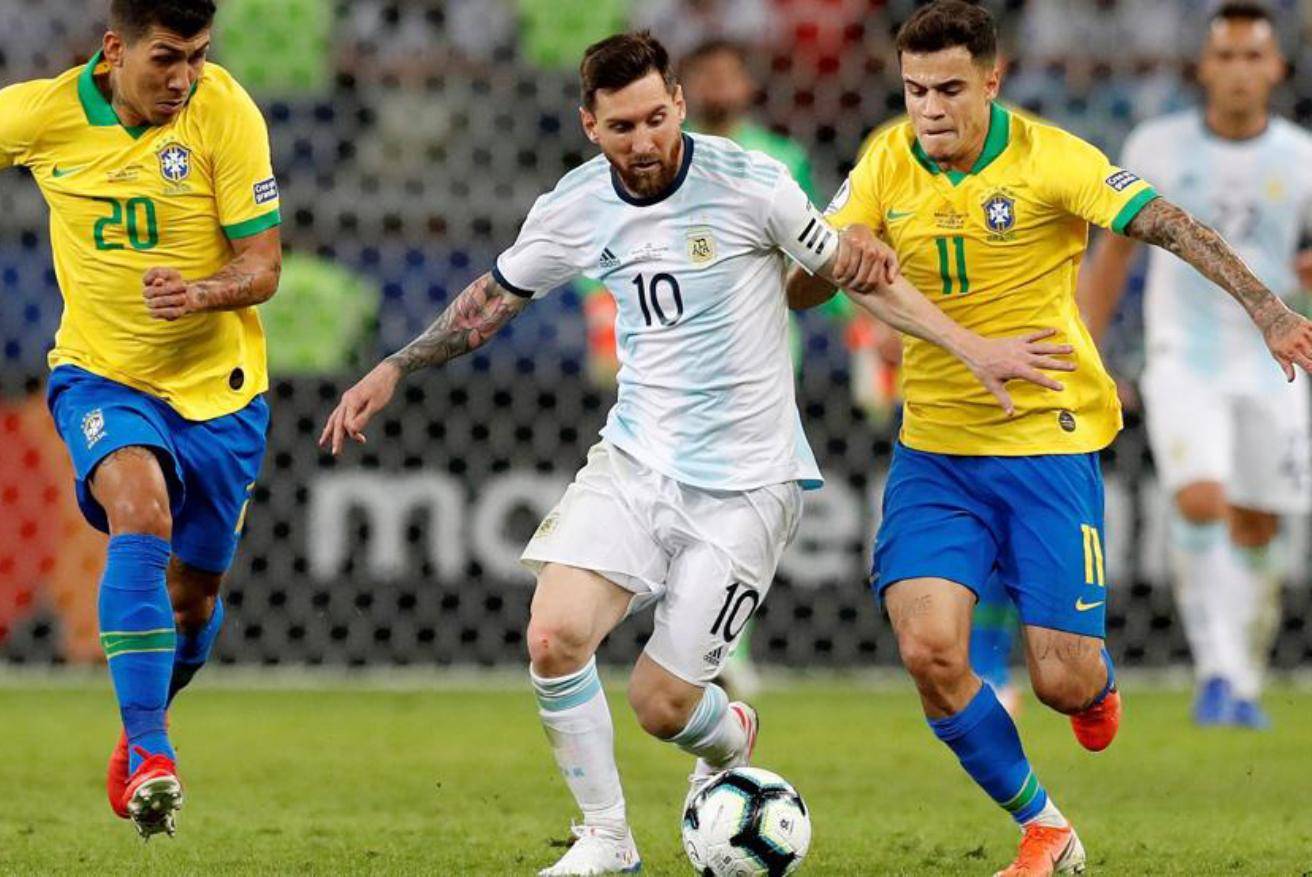 戏剧要来了吗？诺里斯超越角田时四轮出白线，被赛会记录