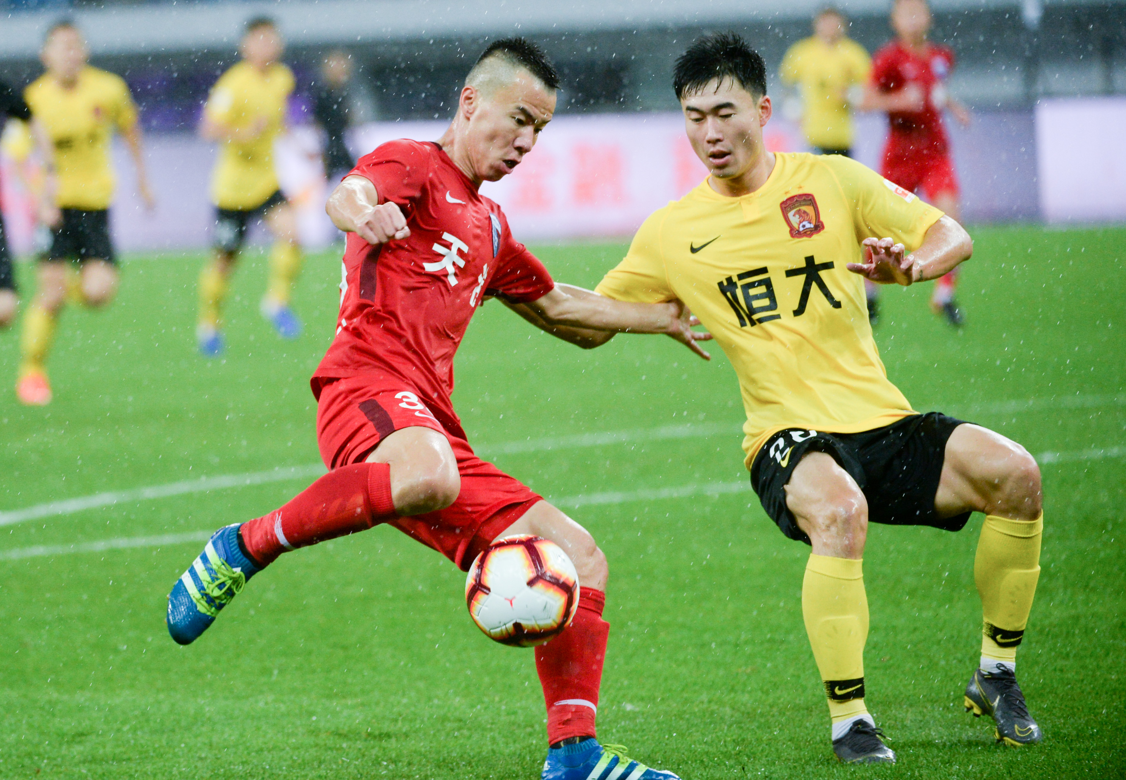 以剑会友 竞逐湖城 2025贵阳击剑公开赛在清镇启幕