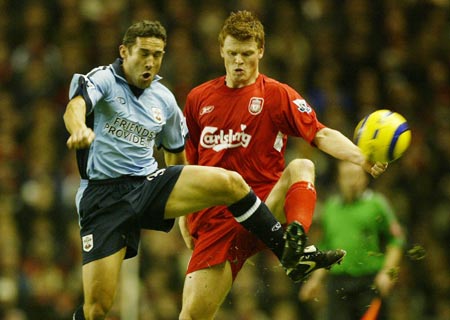 英超半场：迪亚斯世界波，格瓦迪奥尔破门，曼城2-0桑德兰（英超半场战报：迪亚斯轰世界波，格瓦迪奥尔破门，曼城2-0暂领先桑德兰）