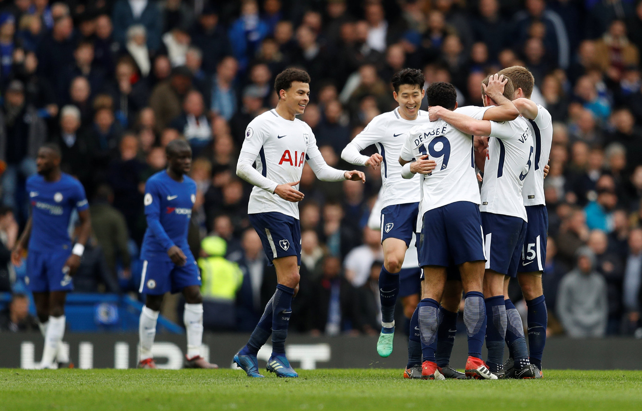 阿斯：费内巴切已与莱万初步接触，提供的一年半合同报价被拒