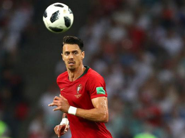 保级之战：格拉尼特·扎卡加盟黑猫！桑德兰中场终获节拍器